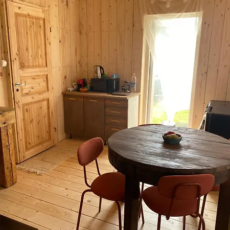 Karula - 2 Bedroom House And Caravan Antsla